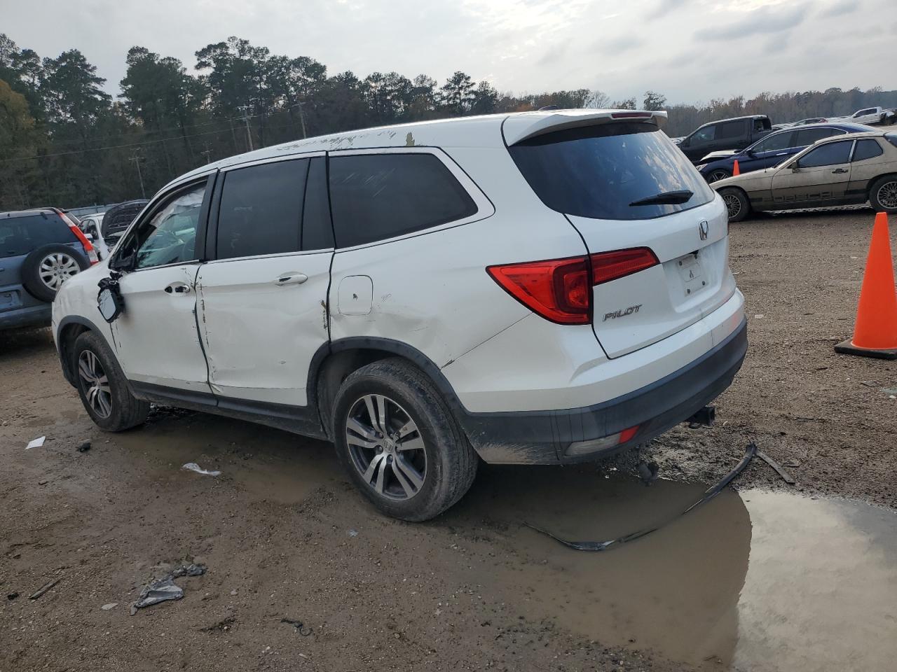 2017 Honda Pilot - Image 2