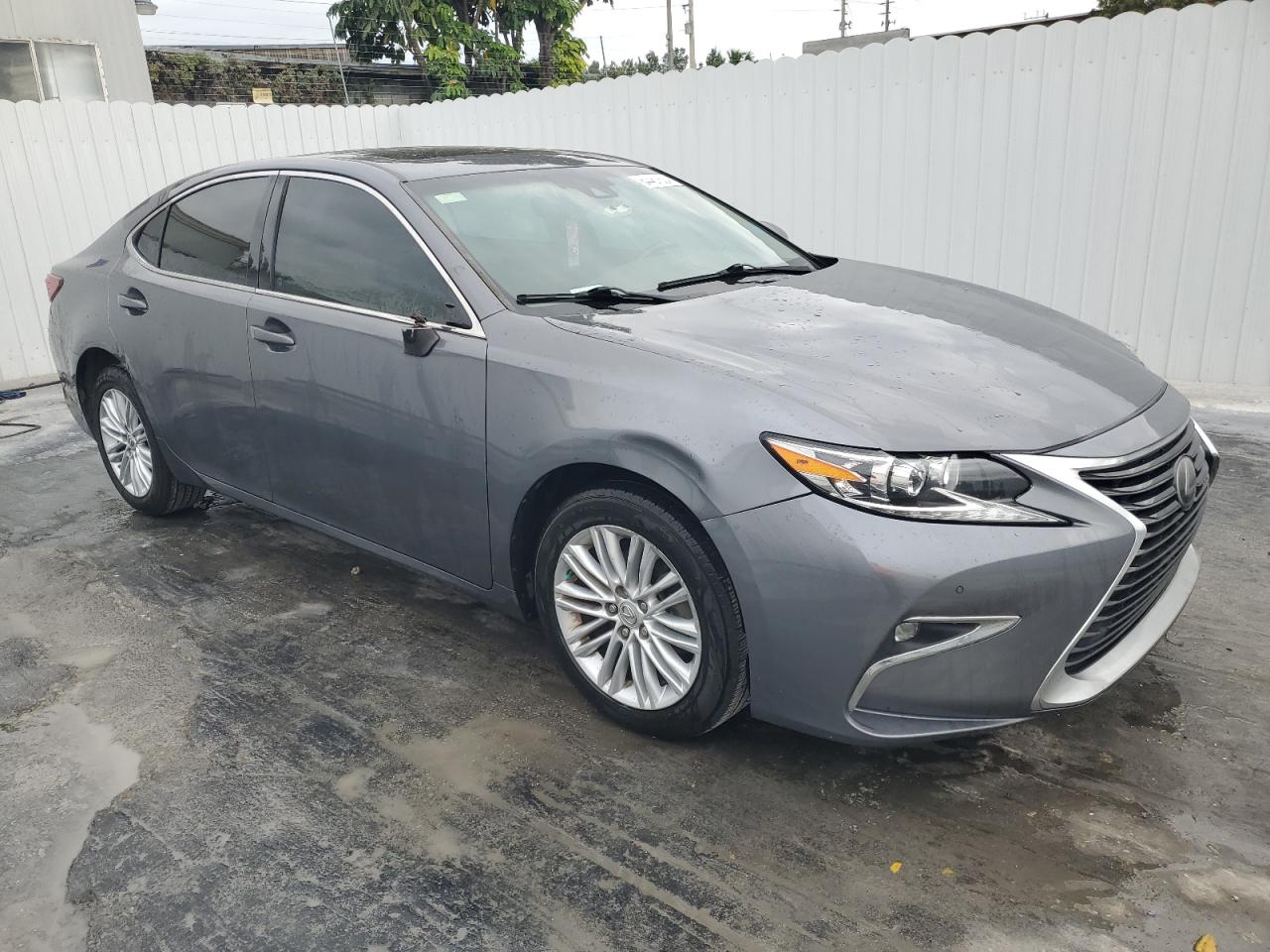 VIN 58ABK1GGXGU025183 2016 LEXUS ES350 no.4