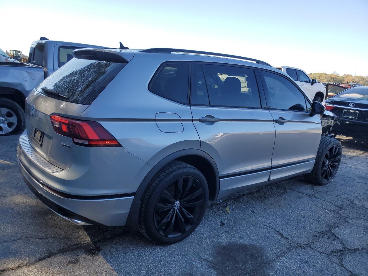 2021 Volkswagen Tiguan - Image 3