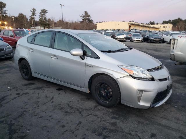  TOYOTA PRIUS 2015 Серебристый