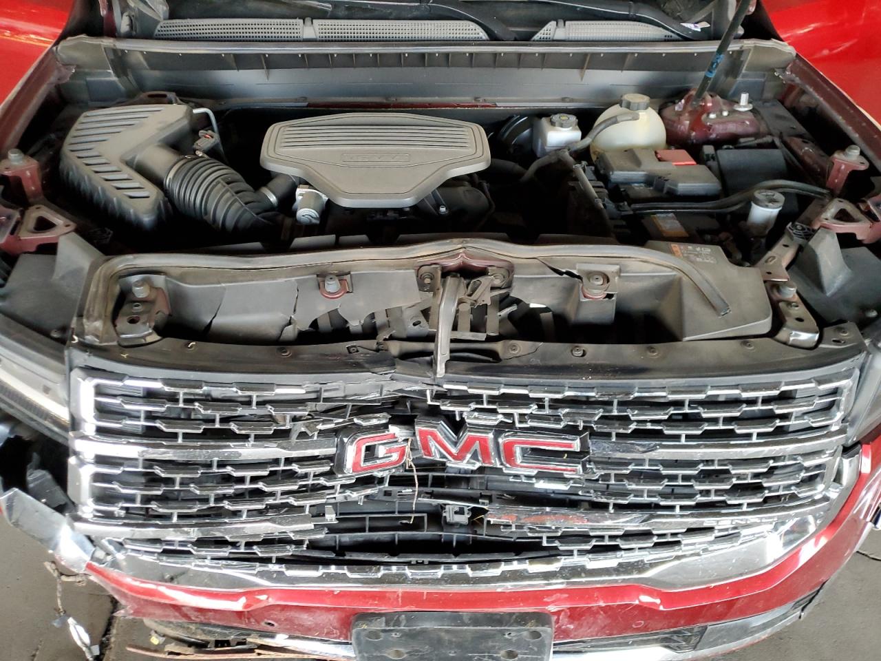 2021 GMC Acadia - Image 12