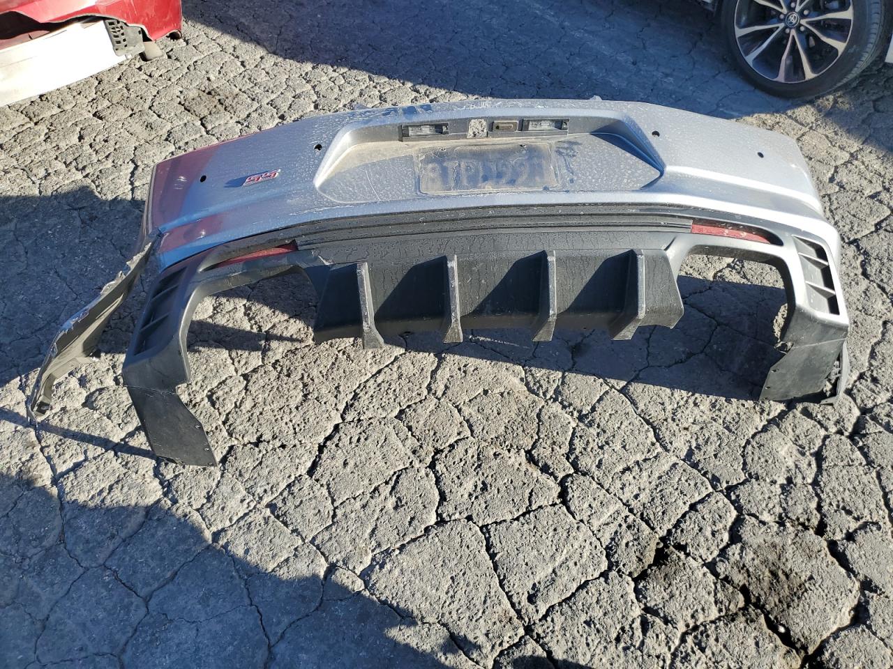 2020 Chevrolet Camaro - Image 12