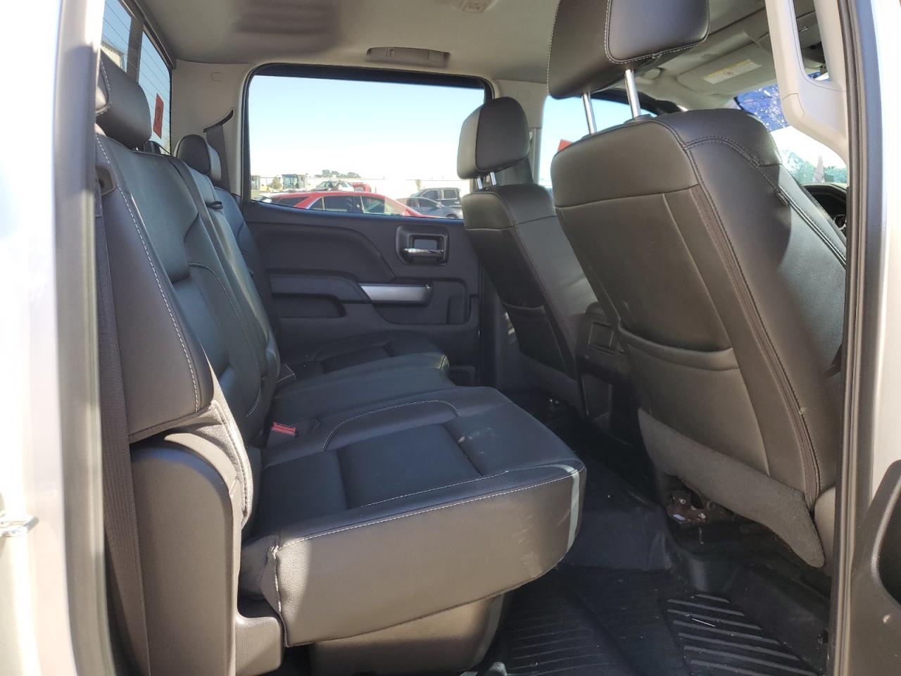 2018 Chevrolet Silverado - Image 10