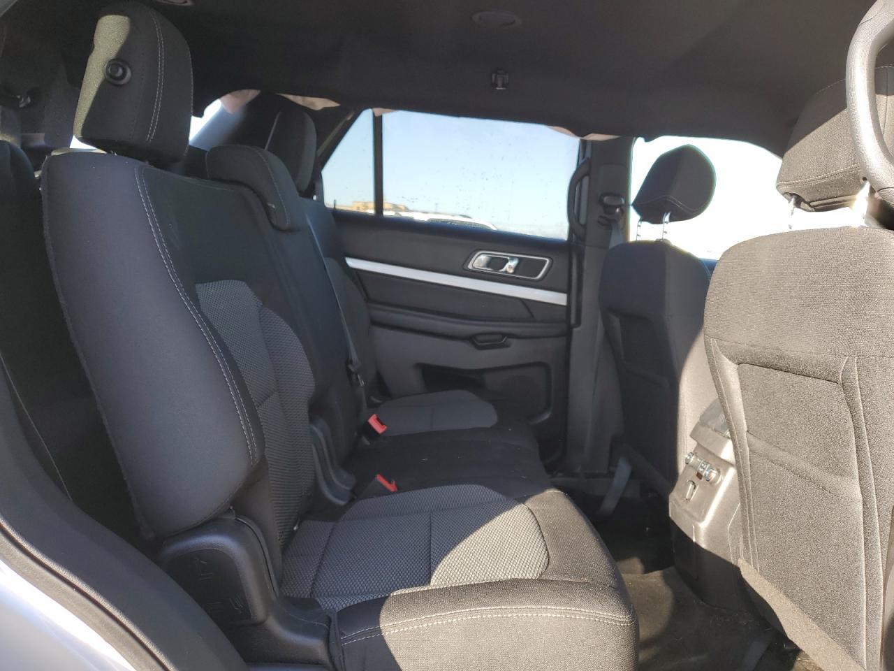 2017 Ford Explorer - Image 11