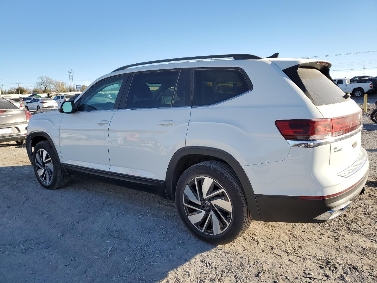 1V2WR2CA5RC576466 2024 VOLKSWAGEN ATLAS - Image 2