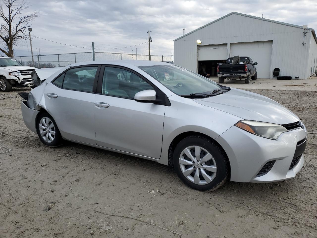 VIN 5YFBURHE8FP222415 2015 TOYOTA COROLLA no.4