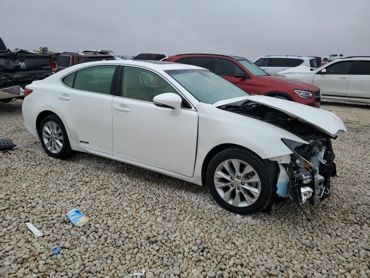 VIN JTHBW1GG1D2032206 2013 LEXUS ES300 no.4