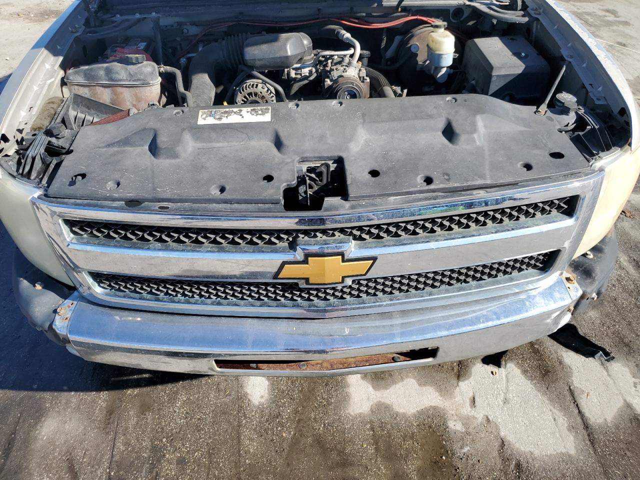 2009 Chevrolet Silverado - Image 11