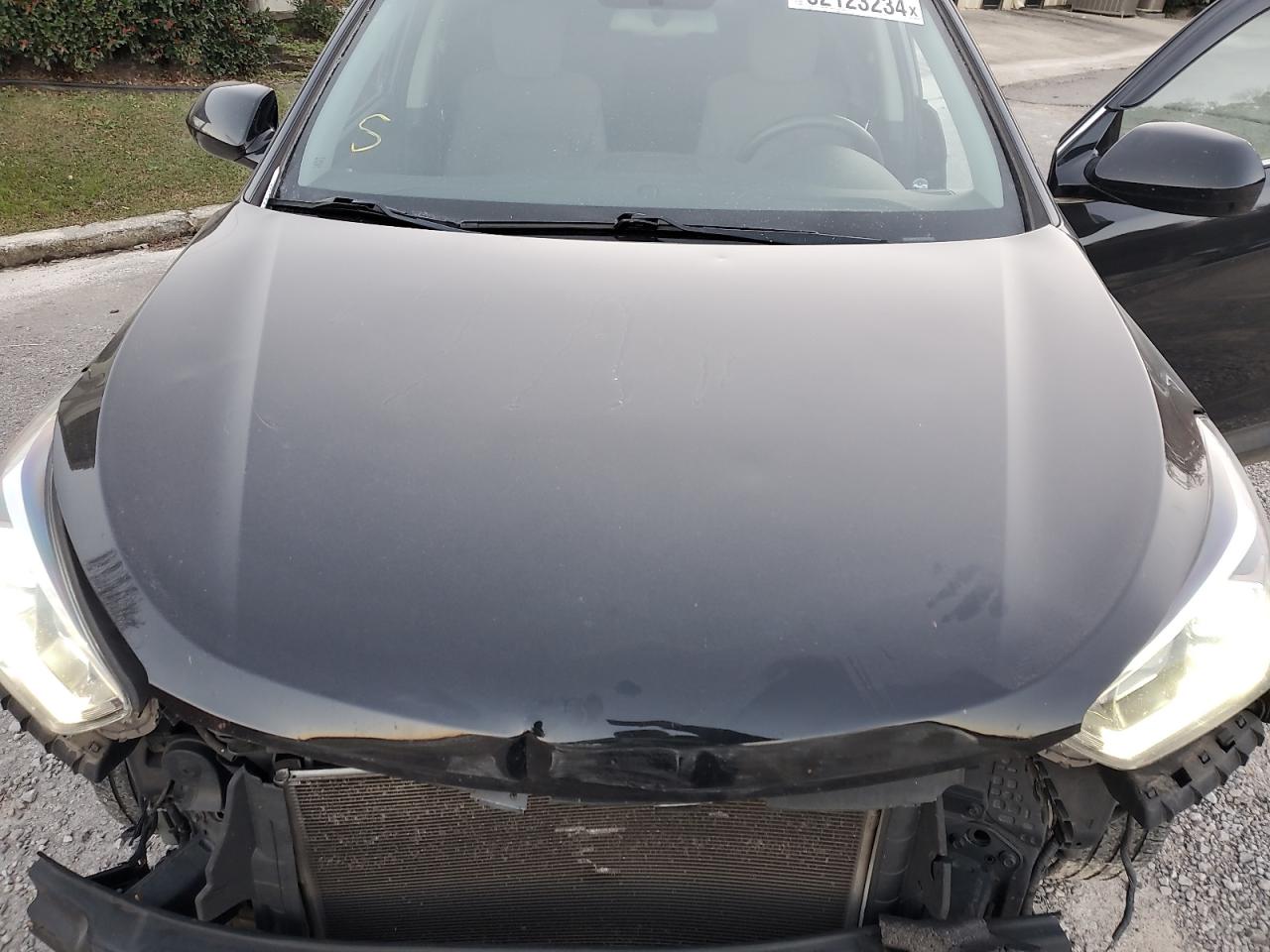 2019 Hyundai Santa Fe - Image 11