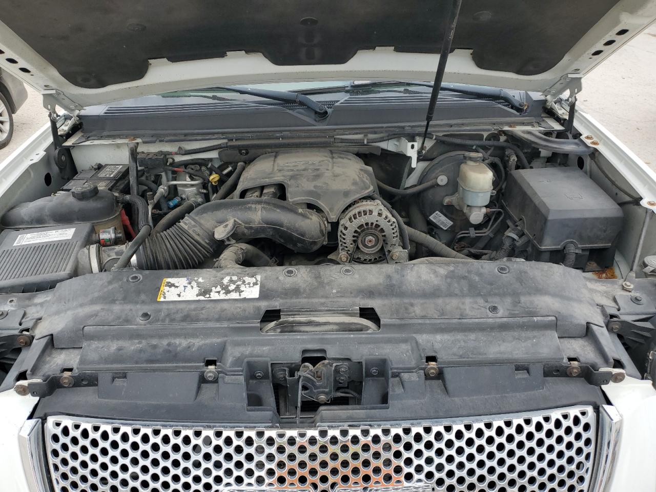 2007 GMC Yukon Denali VIN: 1GKFK63807J268273 Lot: 84915264