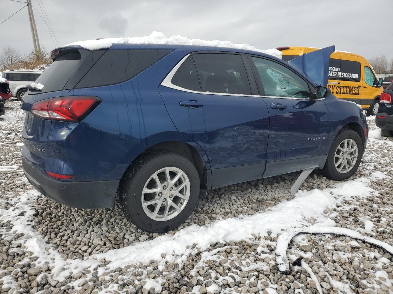 2022 Chevrolet Equinox - Image 3