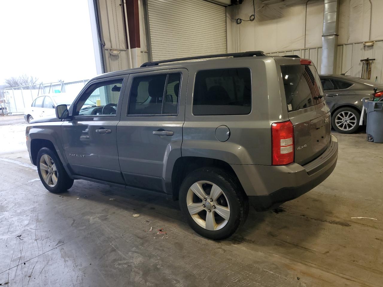 VIN 1C4NJRFB4ED507323 2014 JEEP PATRIOT no.2