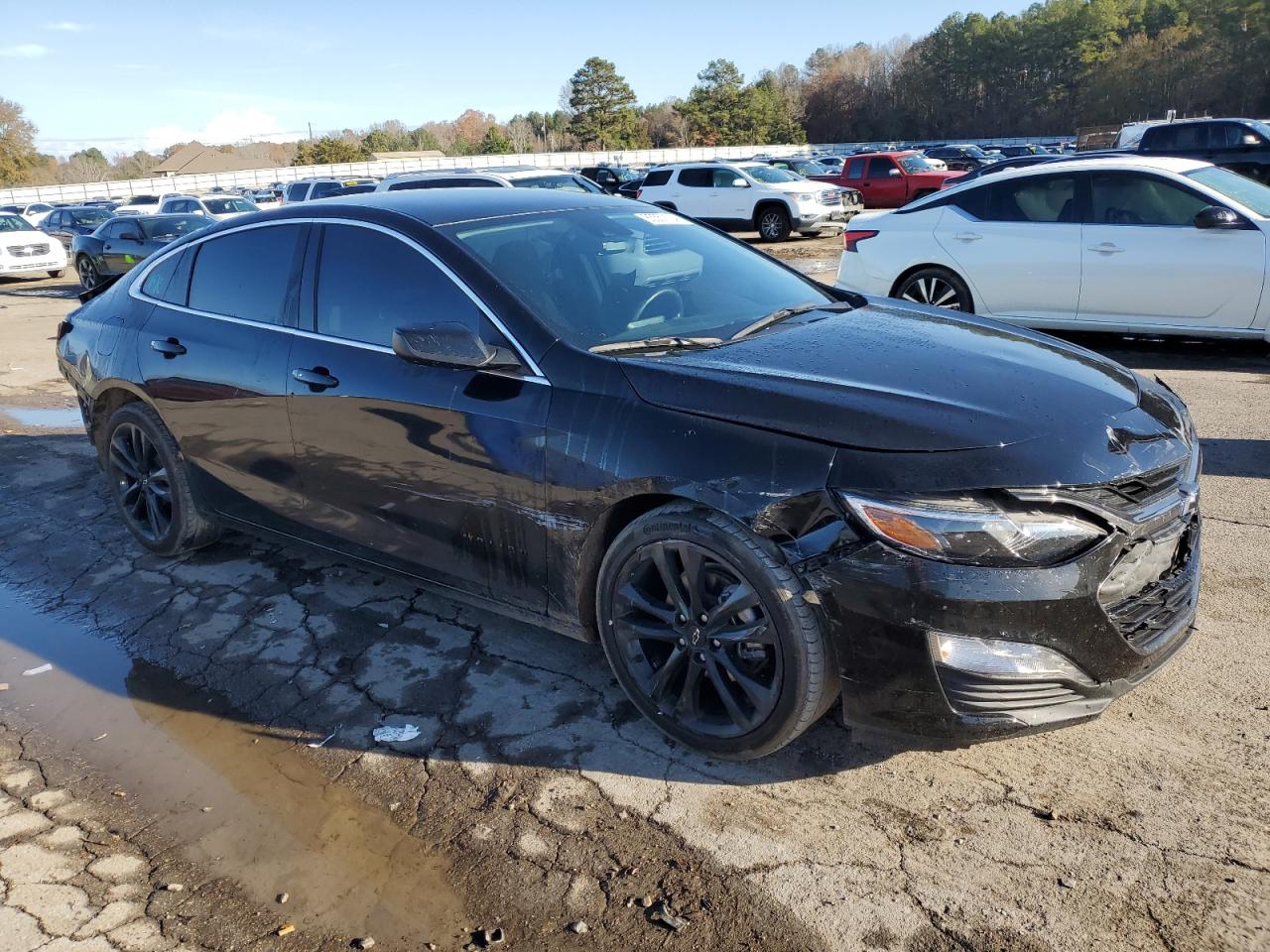 2023 Chevrolet Malibu - Image 4