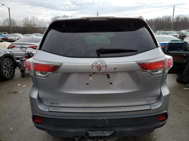  TOYOTA HIGHLANDER 2016 Srebrny