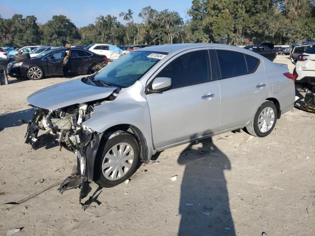  NISSAN VERSA 2019 Srebrny