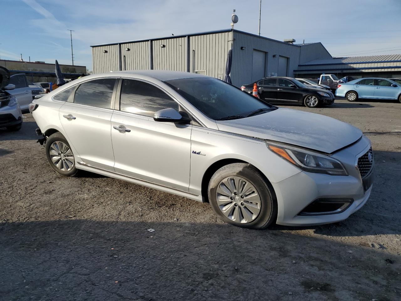 VIN KMHE24L13HA044443 2017 HYUNDAI SONATA no.4