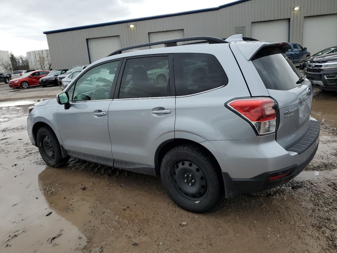 VIN JF2SJARC0JH601891 2018 SUBARU FORESTER no.2