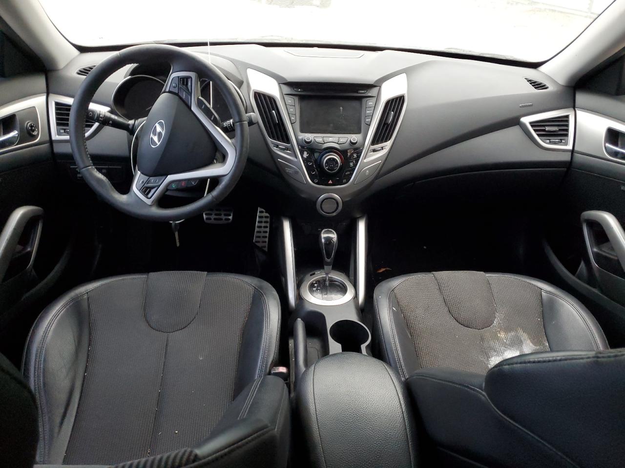 2012 Hyundai Veloster - Image 8