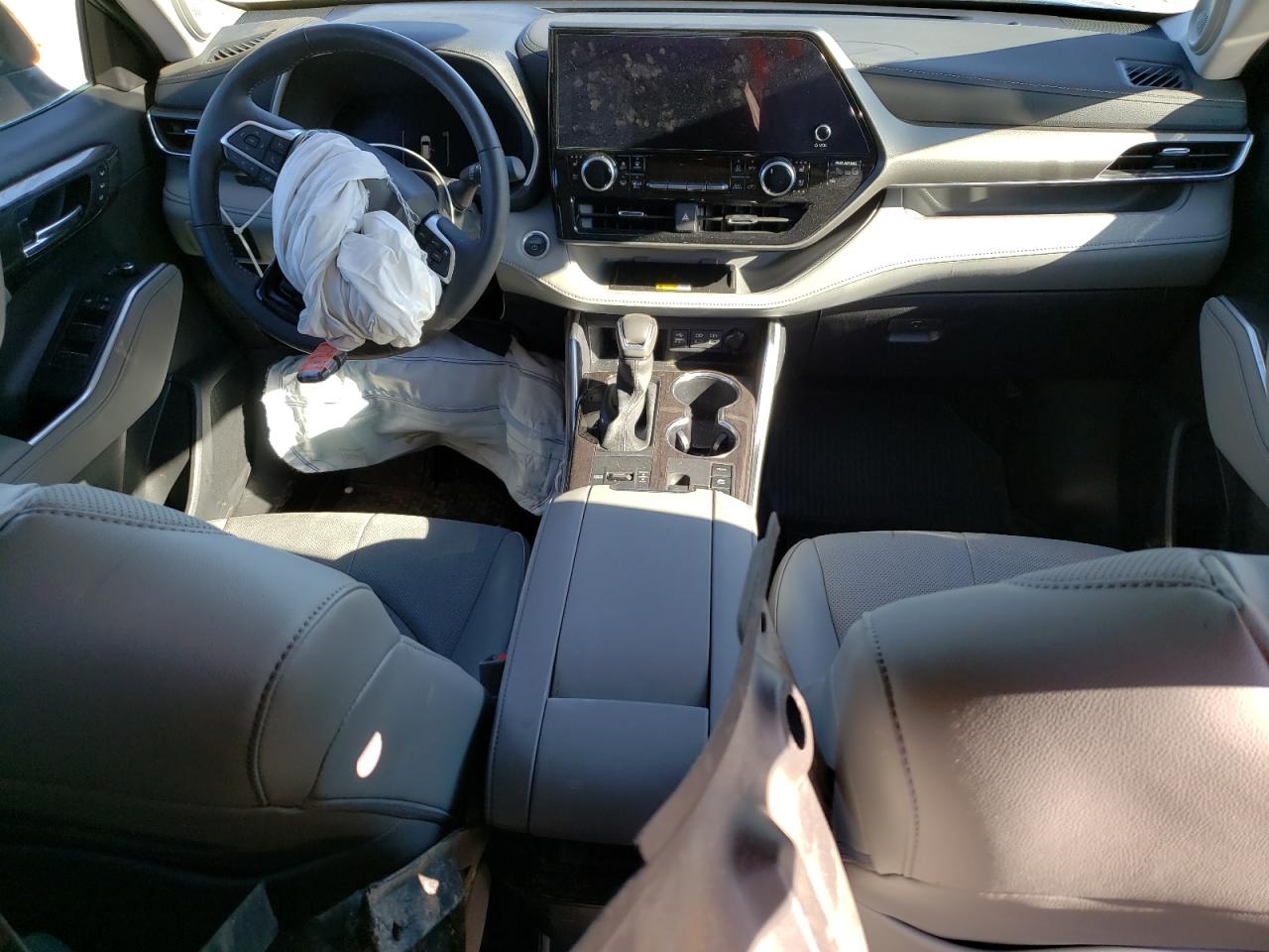 2024 Toyota Highlander - Image 8