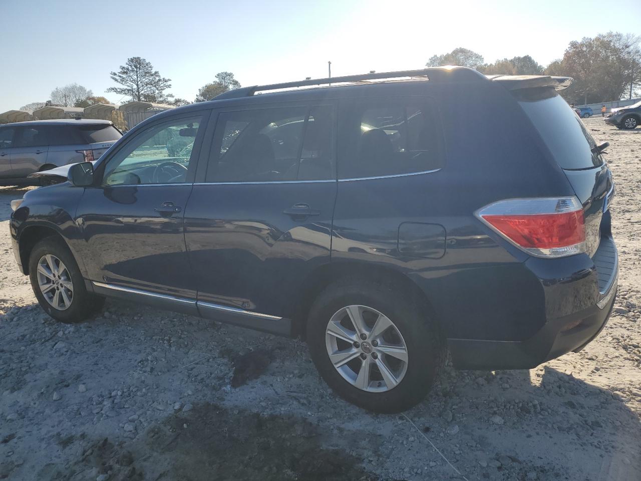 2011 Toyota Highlander - Image 2