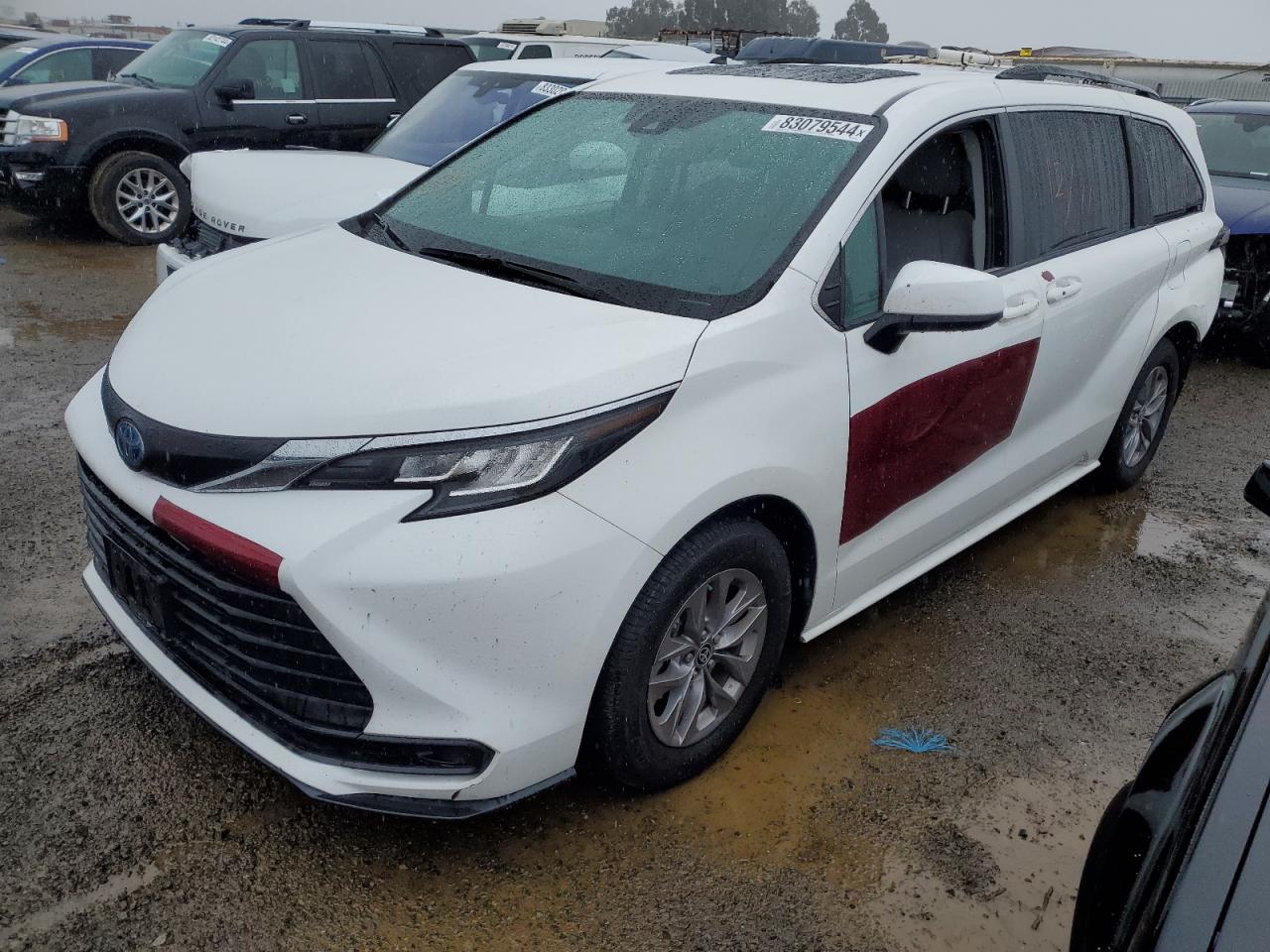 2022 Toyota Sienna - Image 1