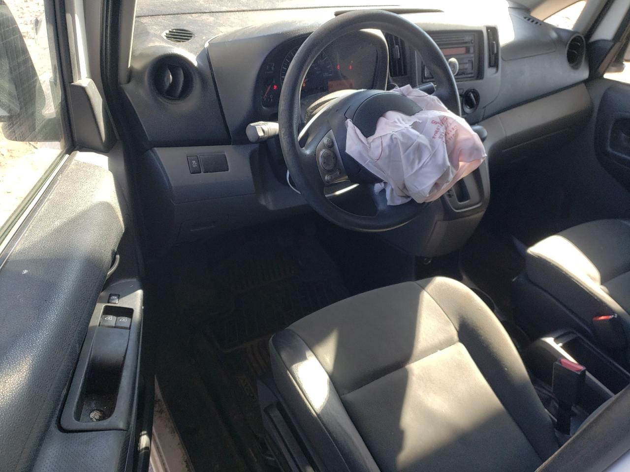 2015 Nissan NV - Image 8