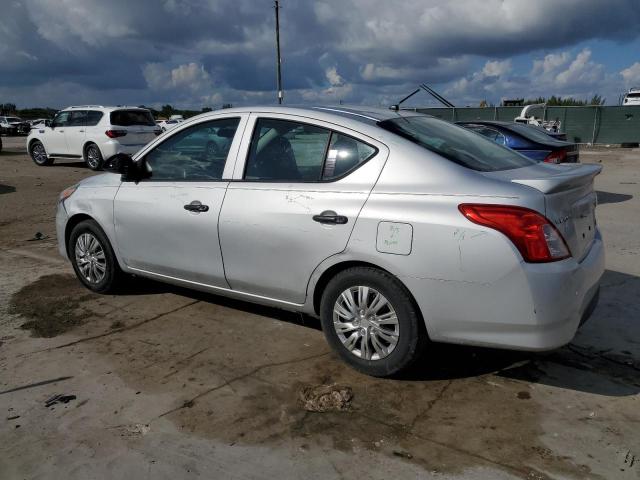 Sedans NISSAN VERSA 2015 Silver