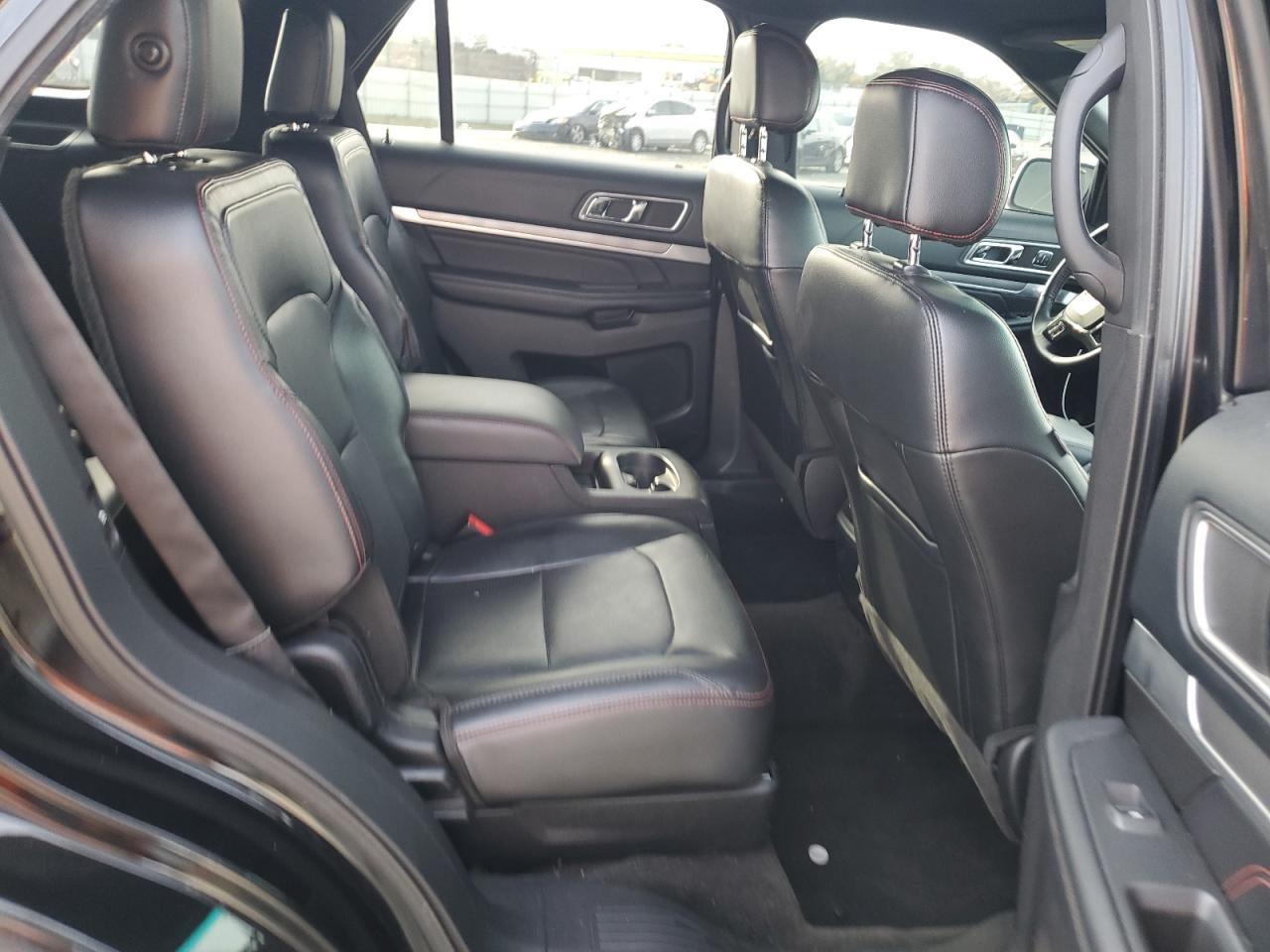 2016 Ford Explorer - Image 11