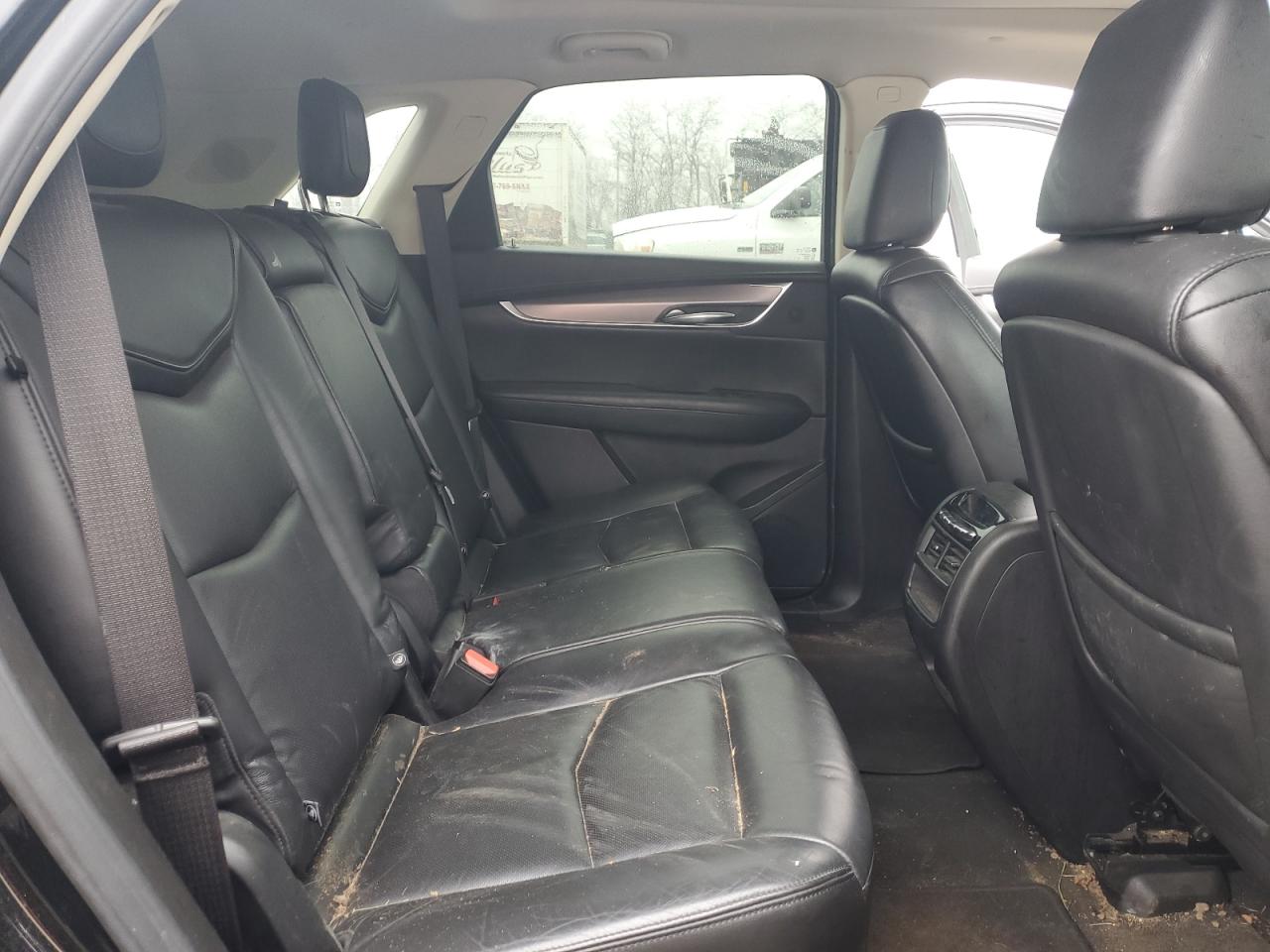 2018 Cadillac XT5 - Image 11