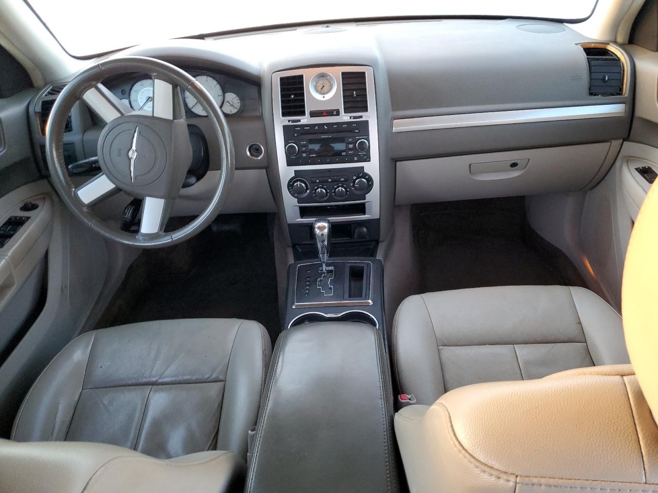 2010 Chrysler 300 - Image 8