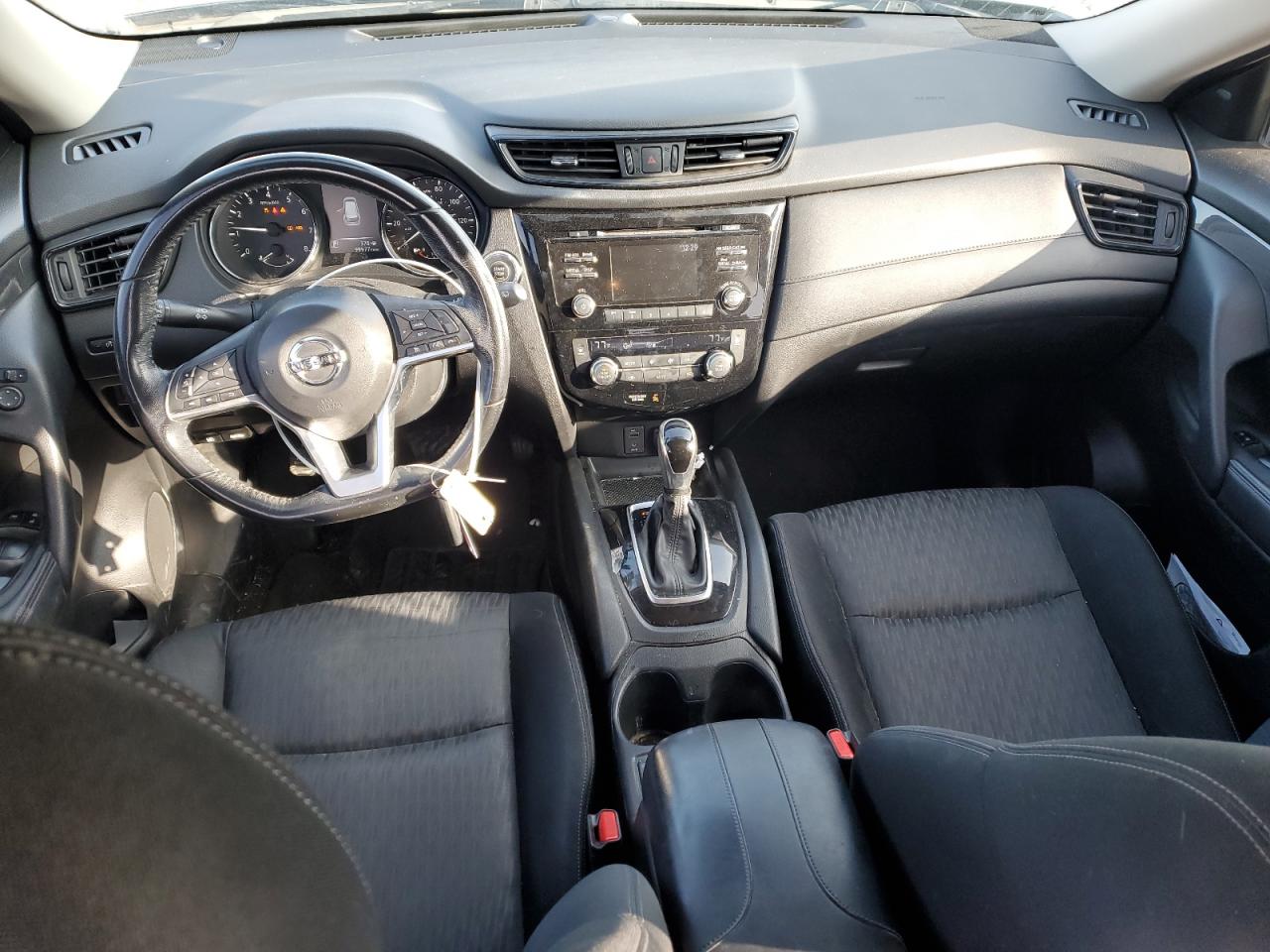 2017 Nissan Rogue - Image 8