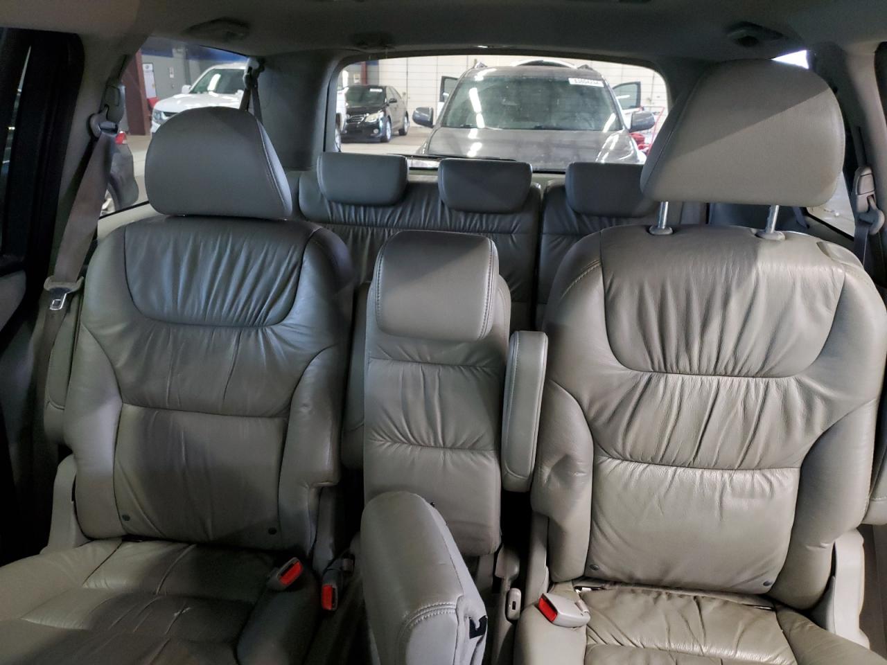 2008 Honda Odyssey - Image 10