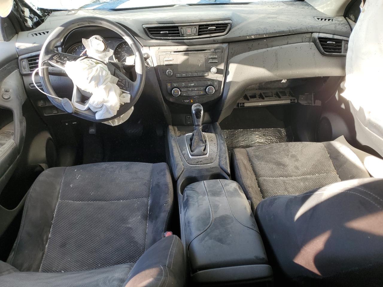 2018 Nissan Rogue - Image 8