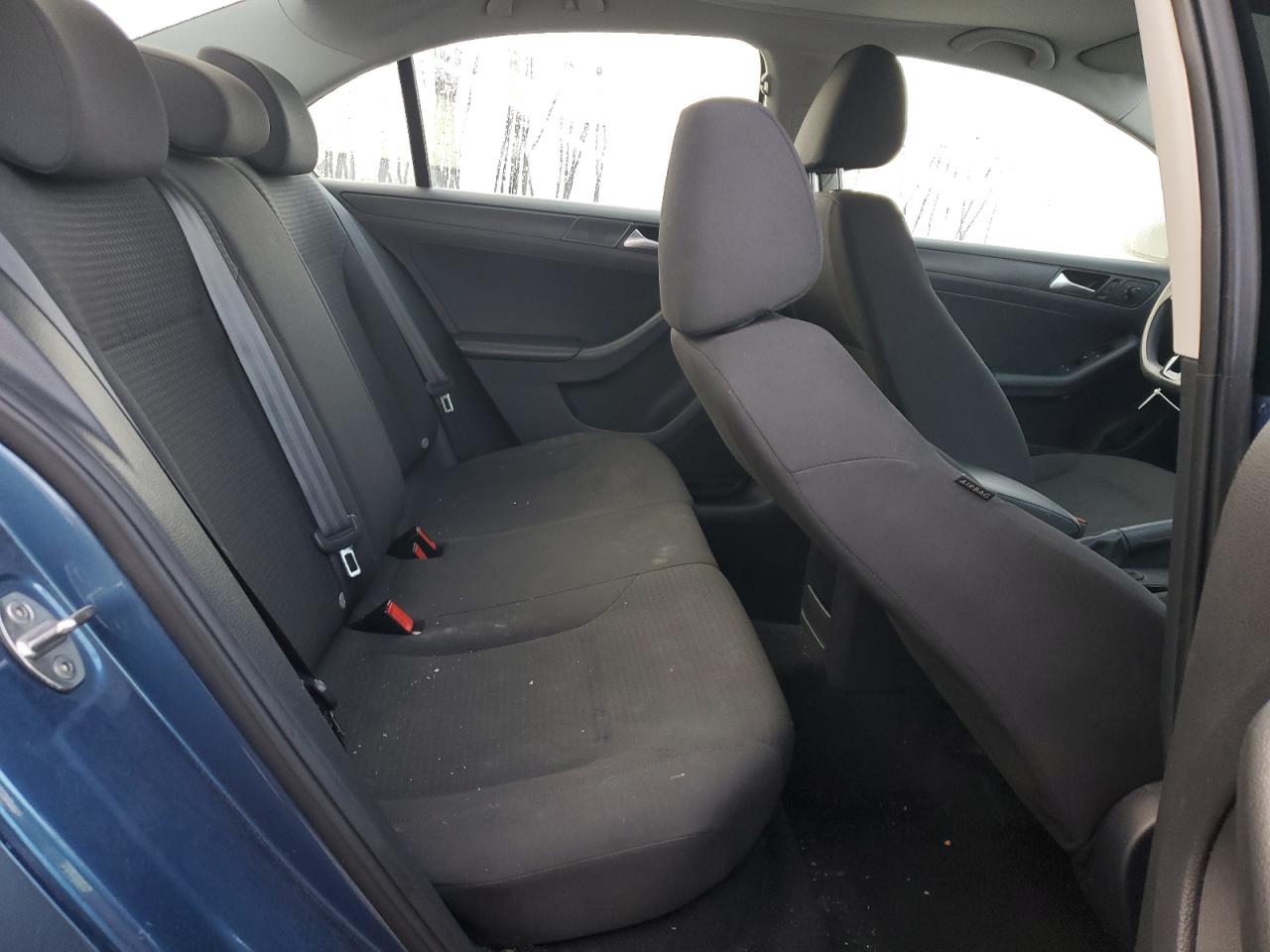 2016 Volkswagen Jetta - Image 10