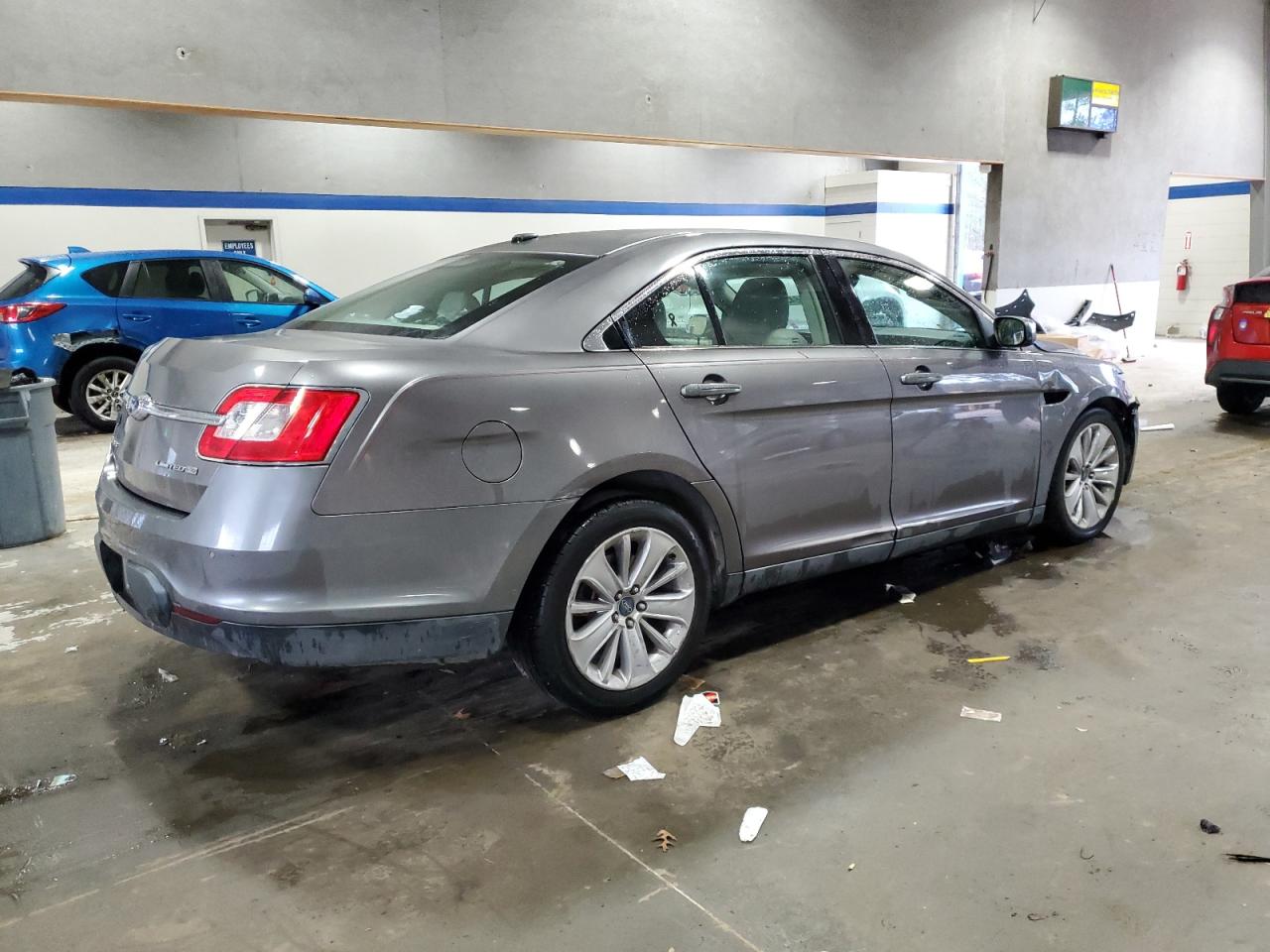2011 Ford Taurus - Image 3
