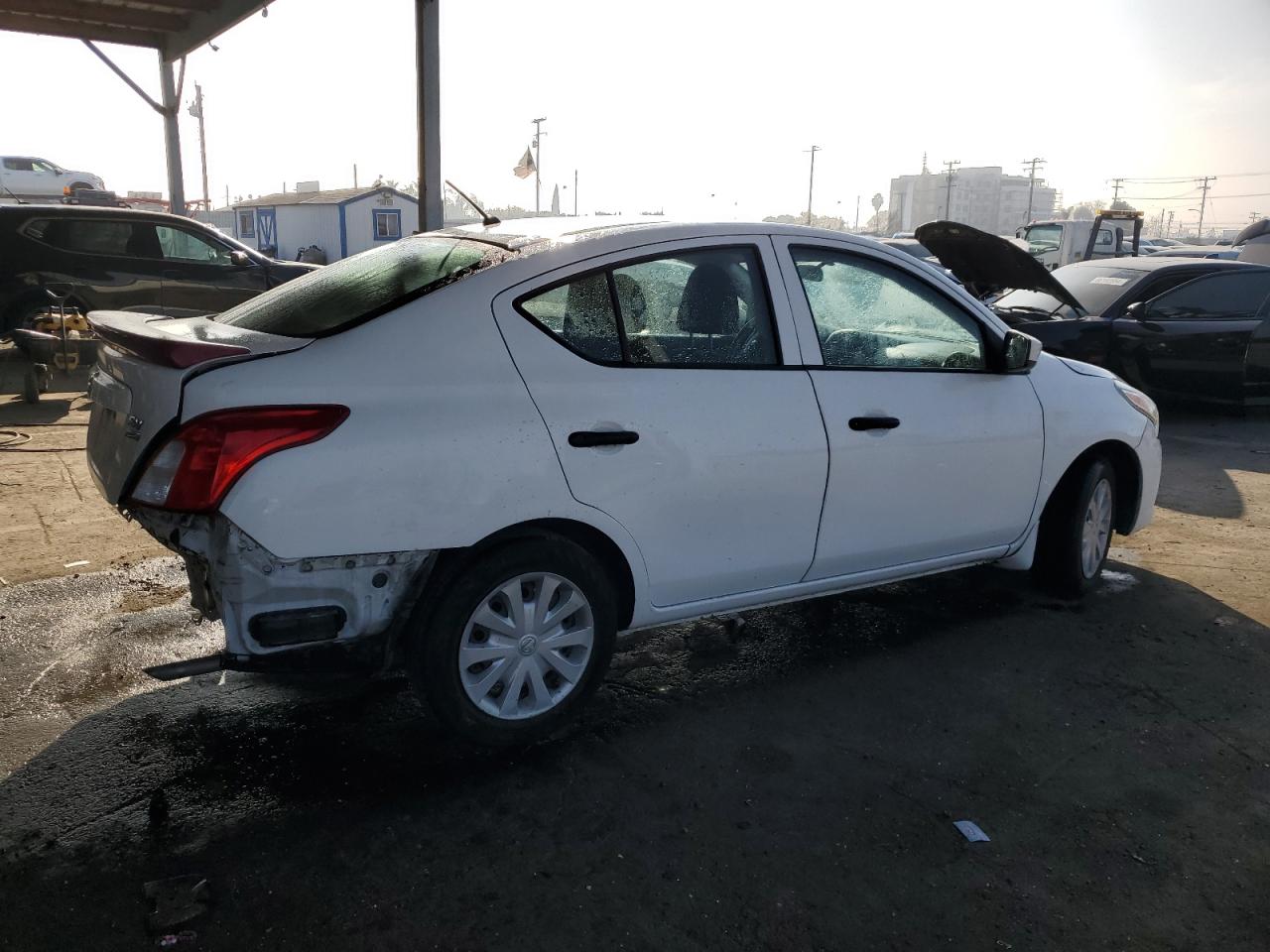 VIN 3N1CN7AP6JL803535 2018 NISSAN VERSA no.3