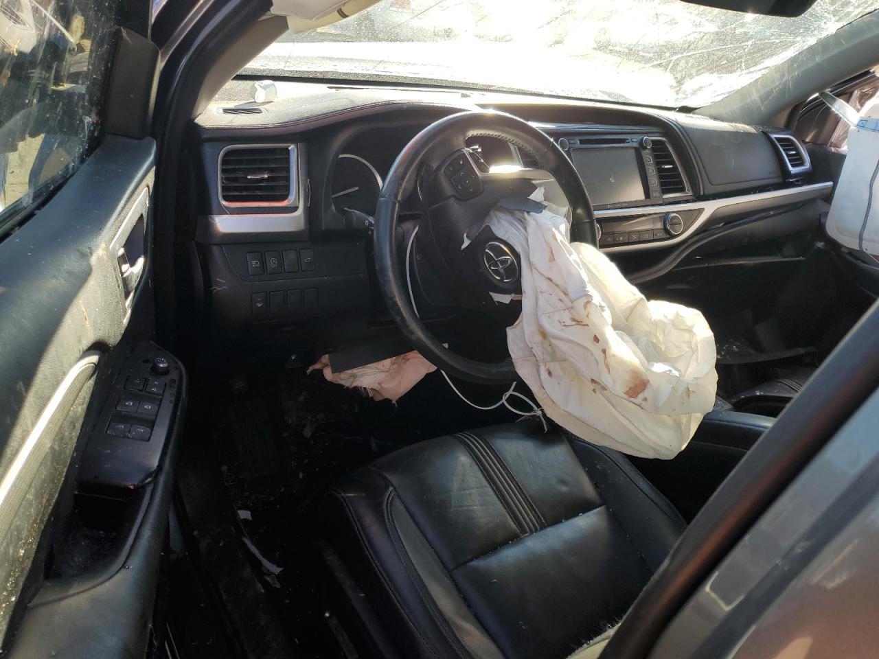 2018 Toyota Highlander Se VIN: 5TDJZRFHXJS850390 Lot: 82162894