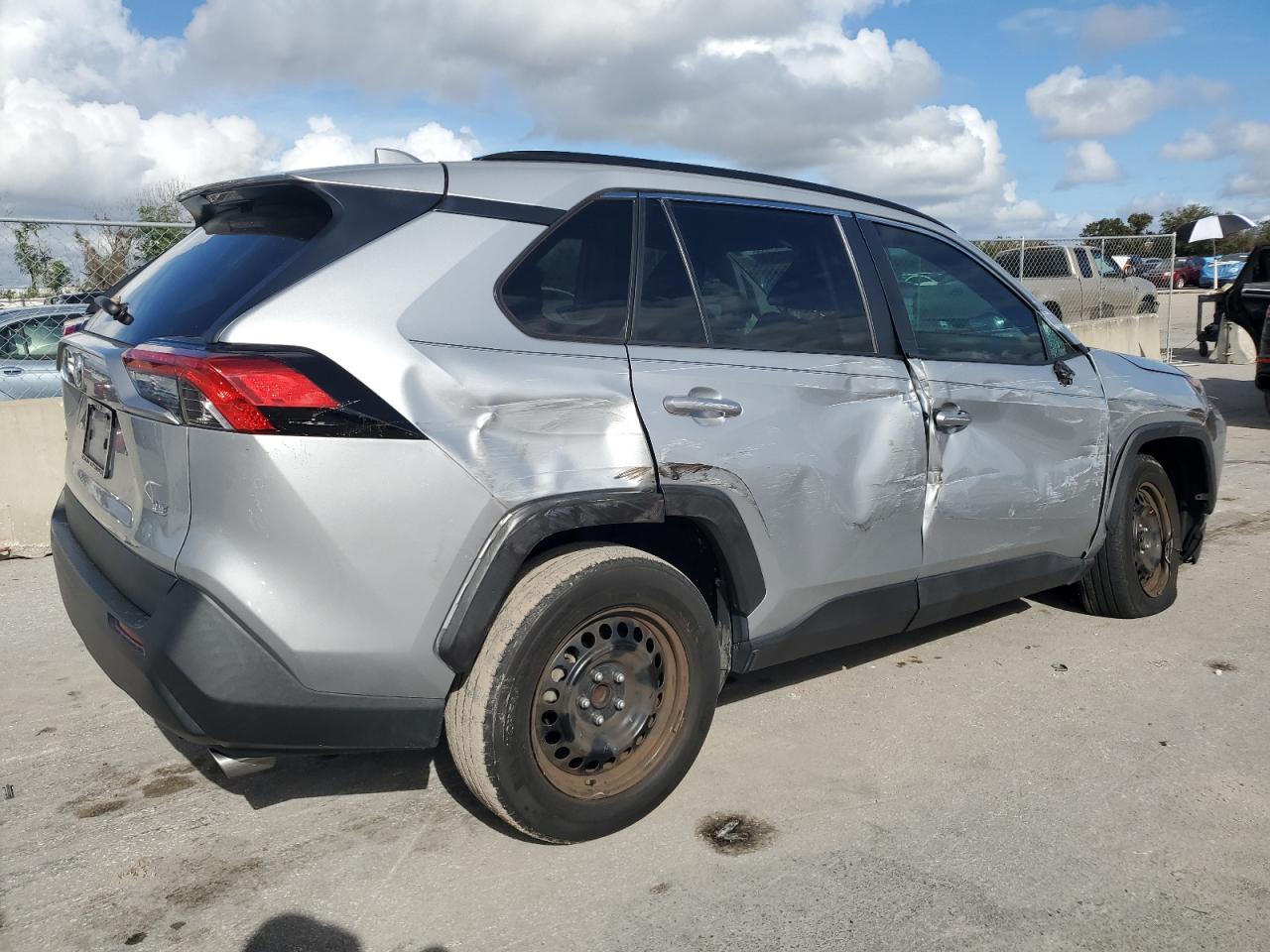 2021 Toyota RAV 4 - Image 3