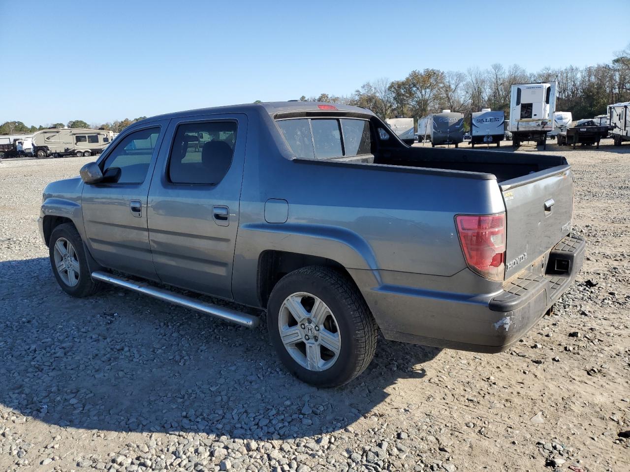 2009 Honda Ridgeline - Image 2