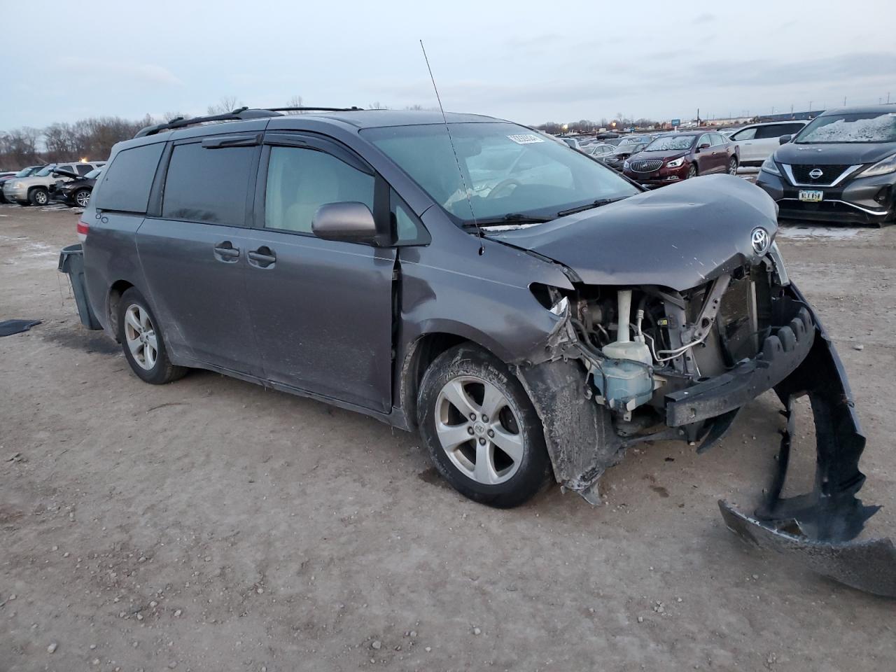 2011 Toyota Sienna - Image 4