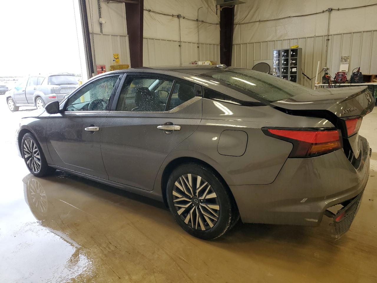2024 Nissan Altima - Image 2