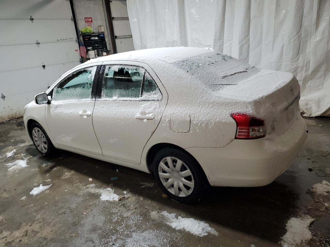 2009 Toyota Yaris - Image 2