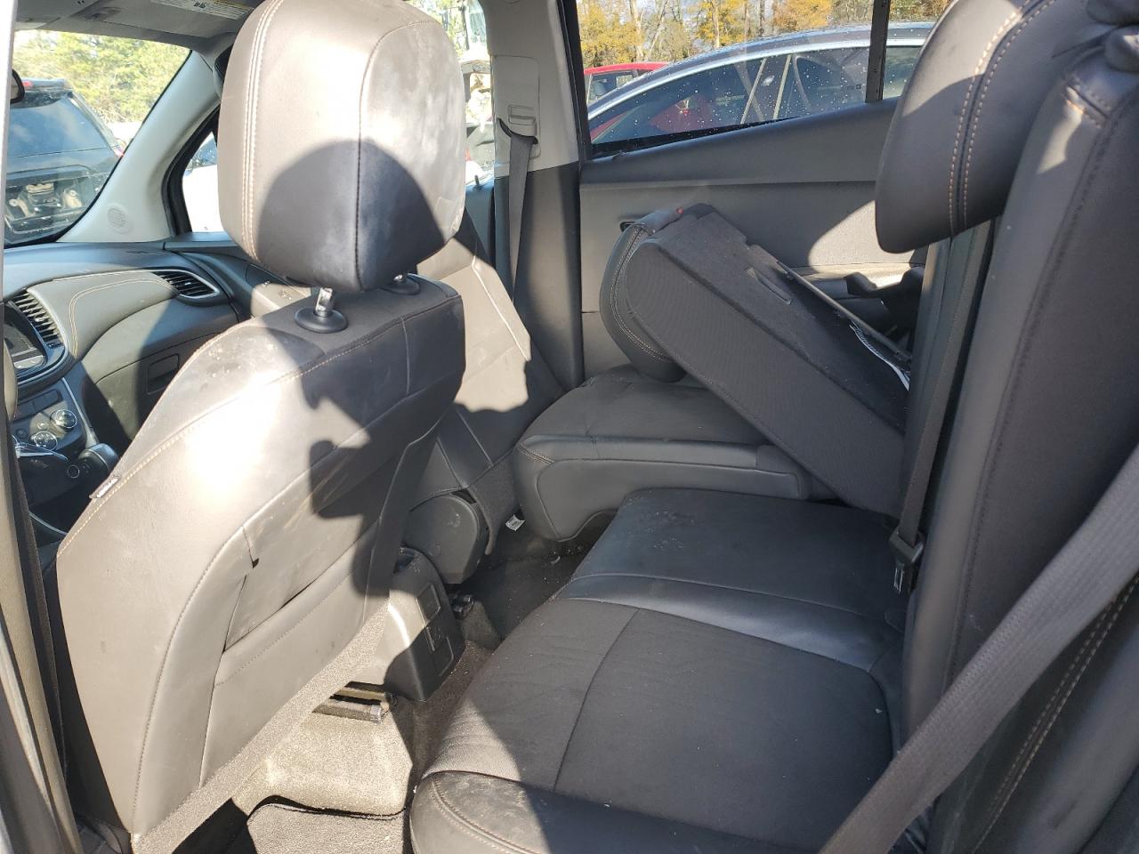 2022 Chevrolet Trax - Image 11