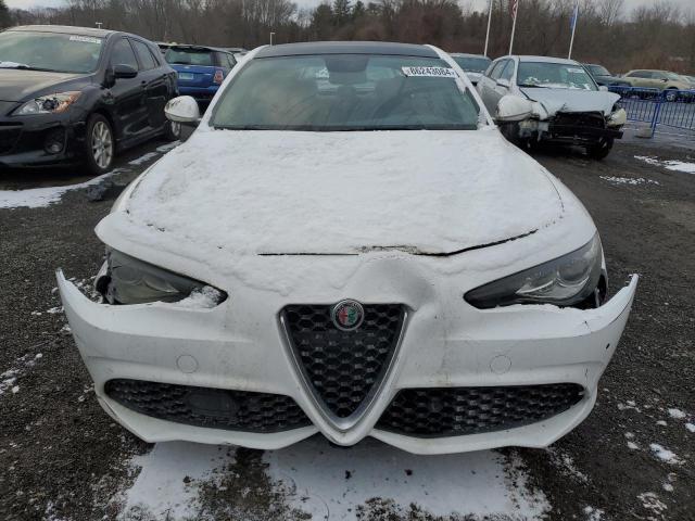  ALFA ROMEO GIULIA 2018 Білий