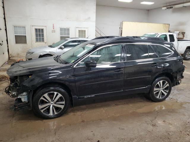  SUBARU OUTBACK 2018 Czarny