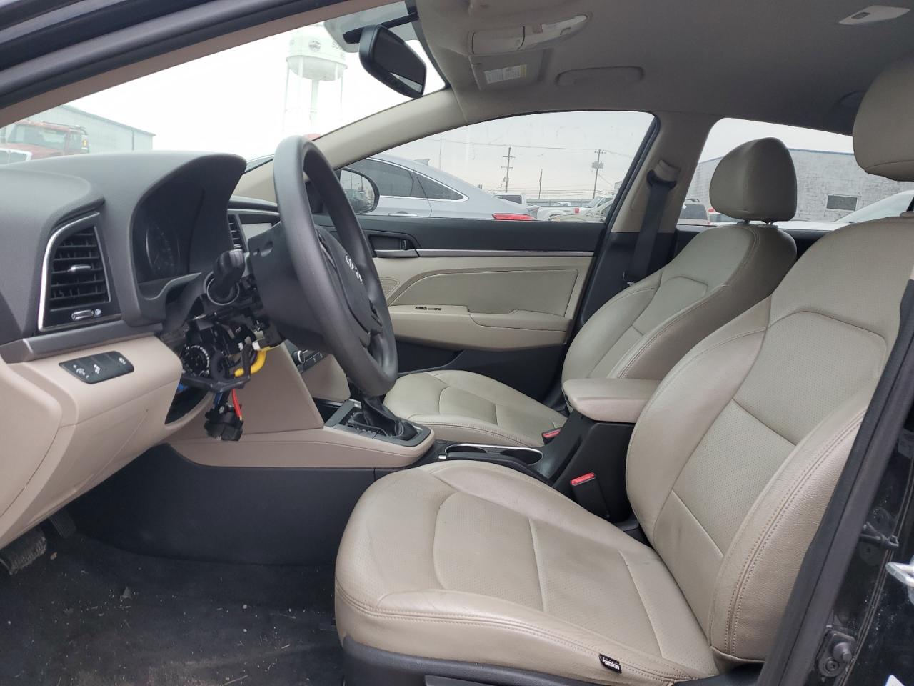 2018 Hyundai Elantra - Image 7