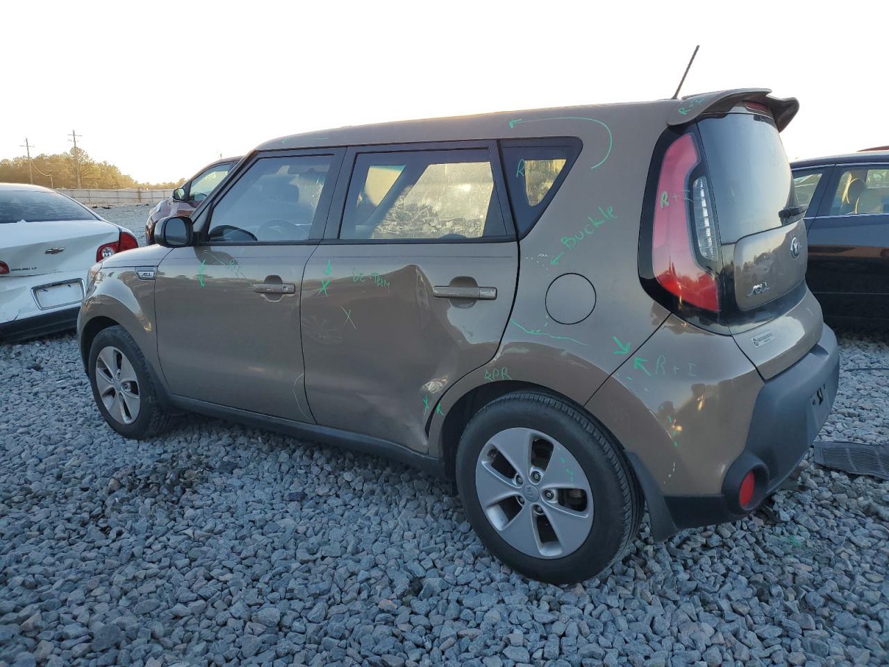 VIN KNDJN2A29G7250338 2016 KIA SOUL no.2