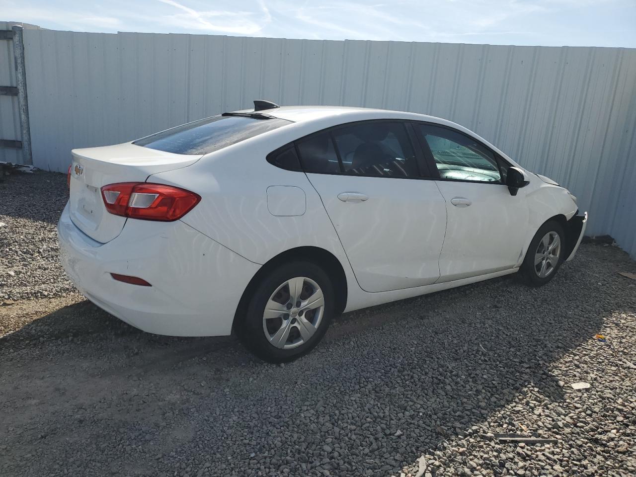 2016 Chevrolet Cruze - Image 3