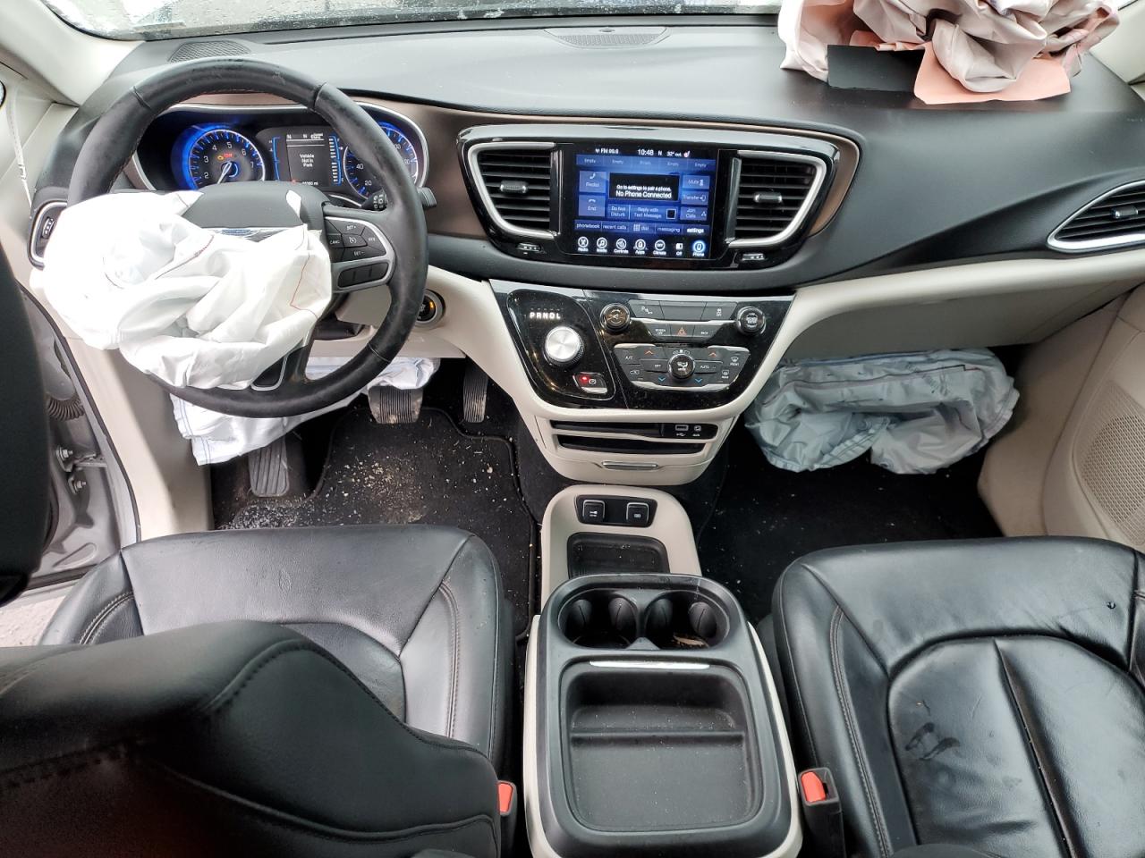 2017 Chrysler Pacifica Touring L VIN: 2C4RC1BG2HR607887 Lot: 85989464