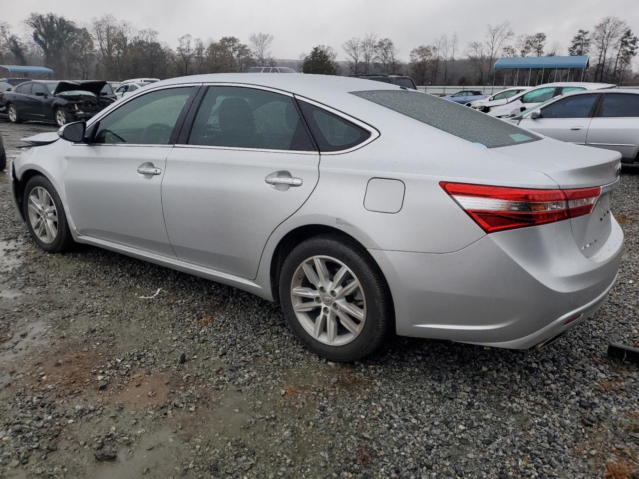2014 Toyota Avalon - Image 2